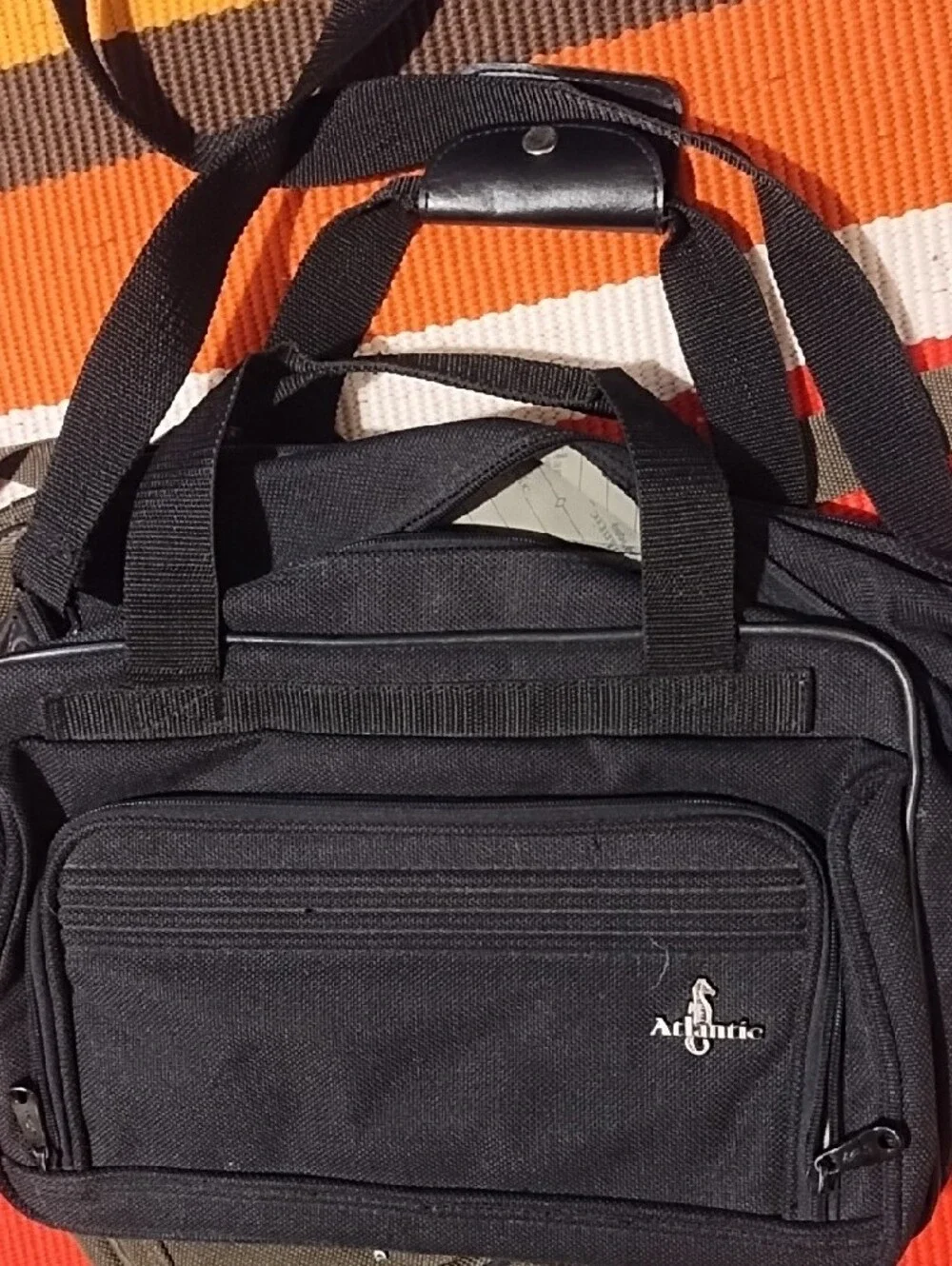 Vintage Men's Shoulder Bag in Dark Olive Green Or Black Classic Carry Case VGC.
